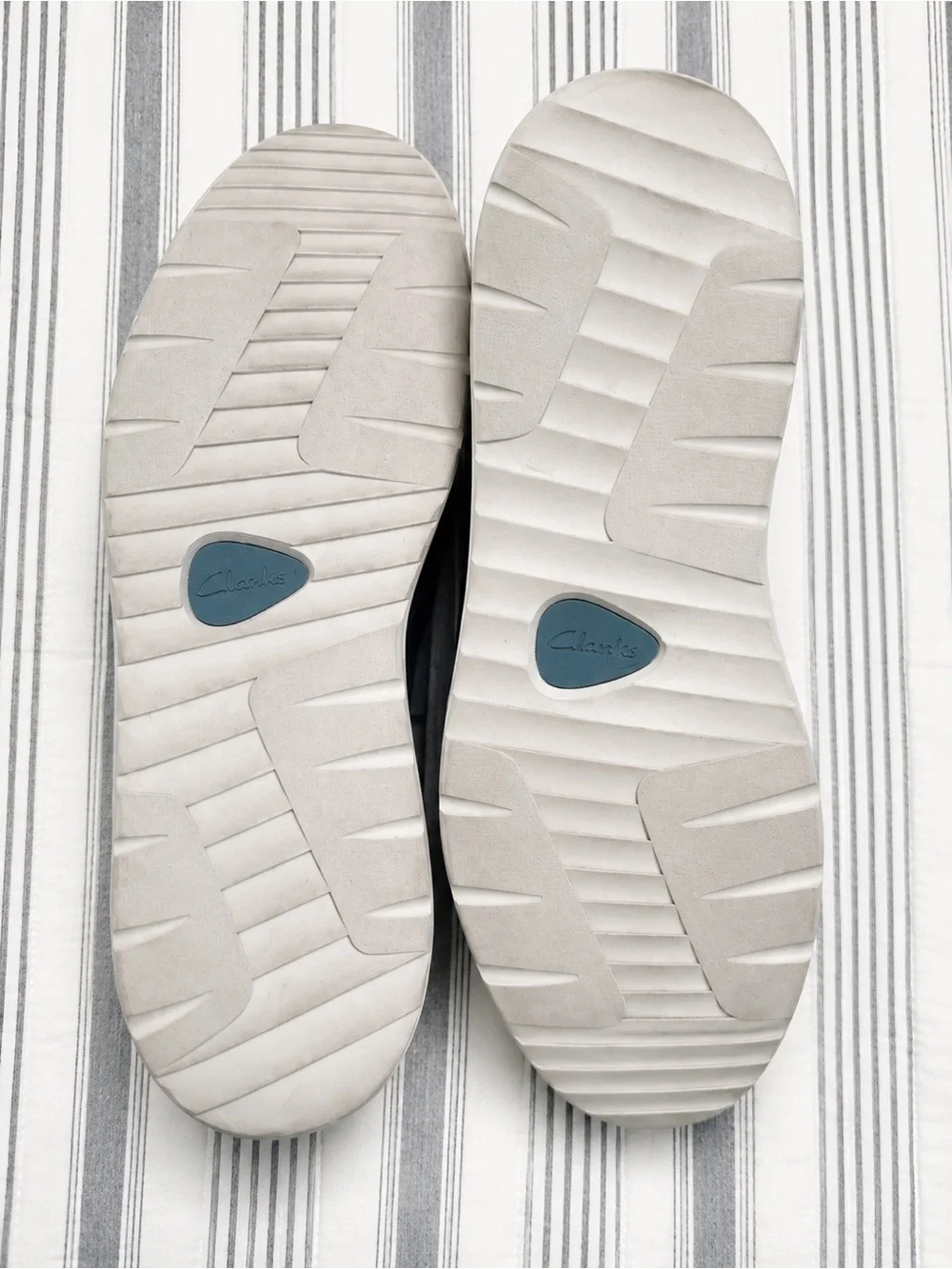 Clarks Collection Men’s 9.5 Casual Shoes Gray/Blue – Excellent Condition